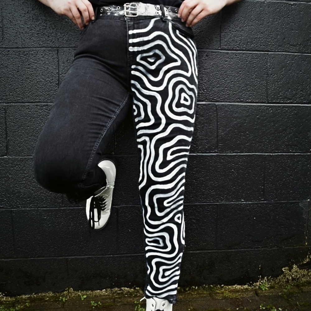 Black and White wavy jeans